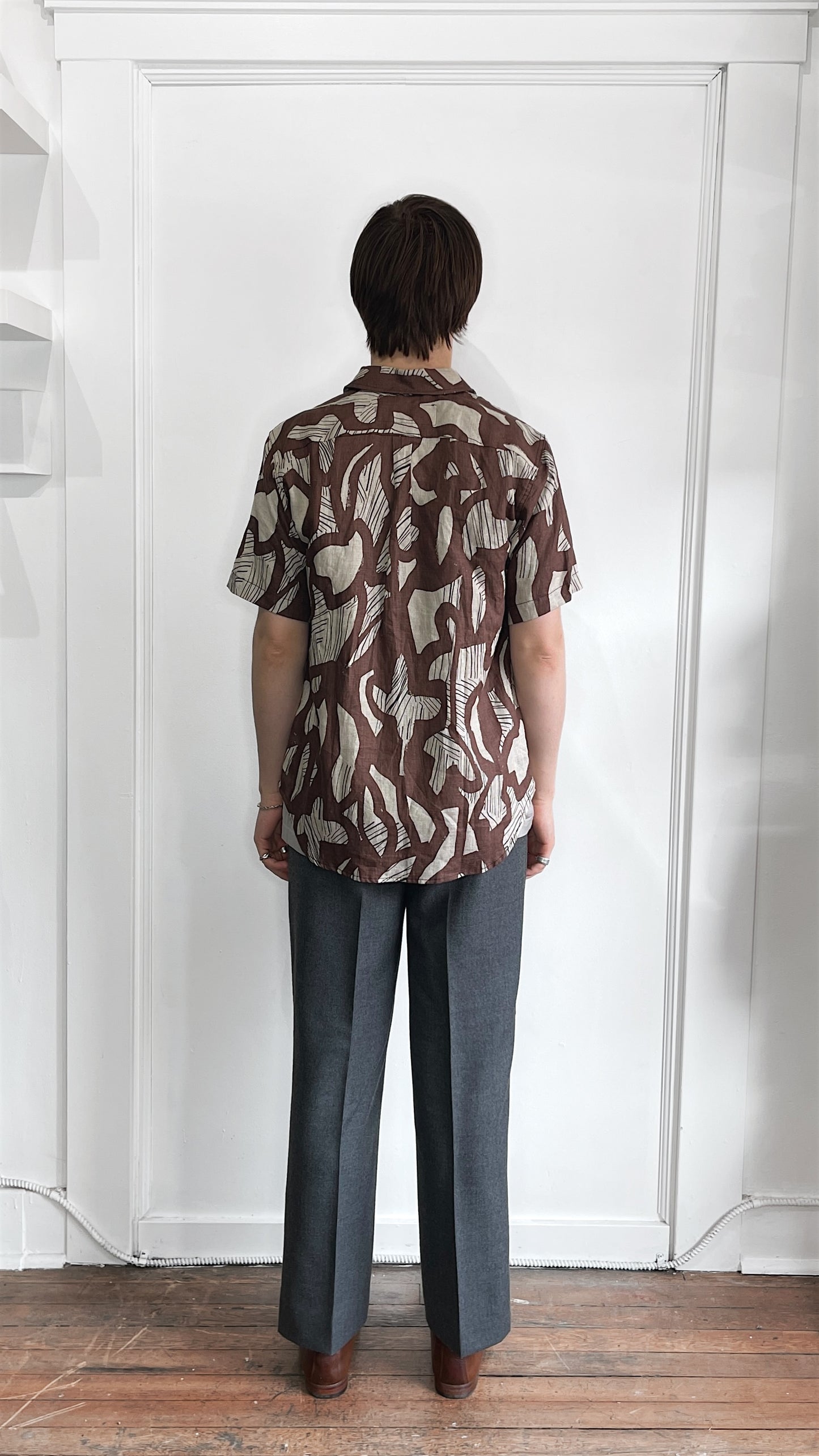 Rogue Territory Brown & Tan Graffiti-Esque Pattern Linen SS Button Up Shirt Small