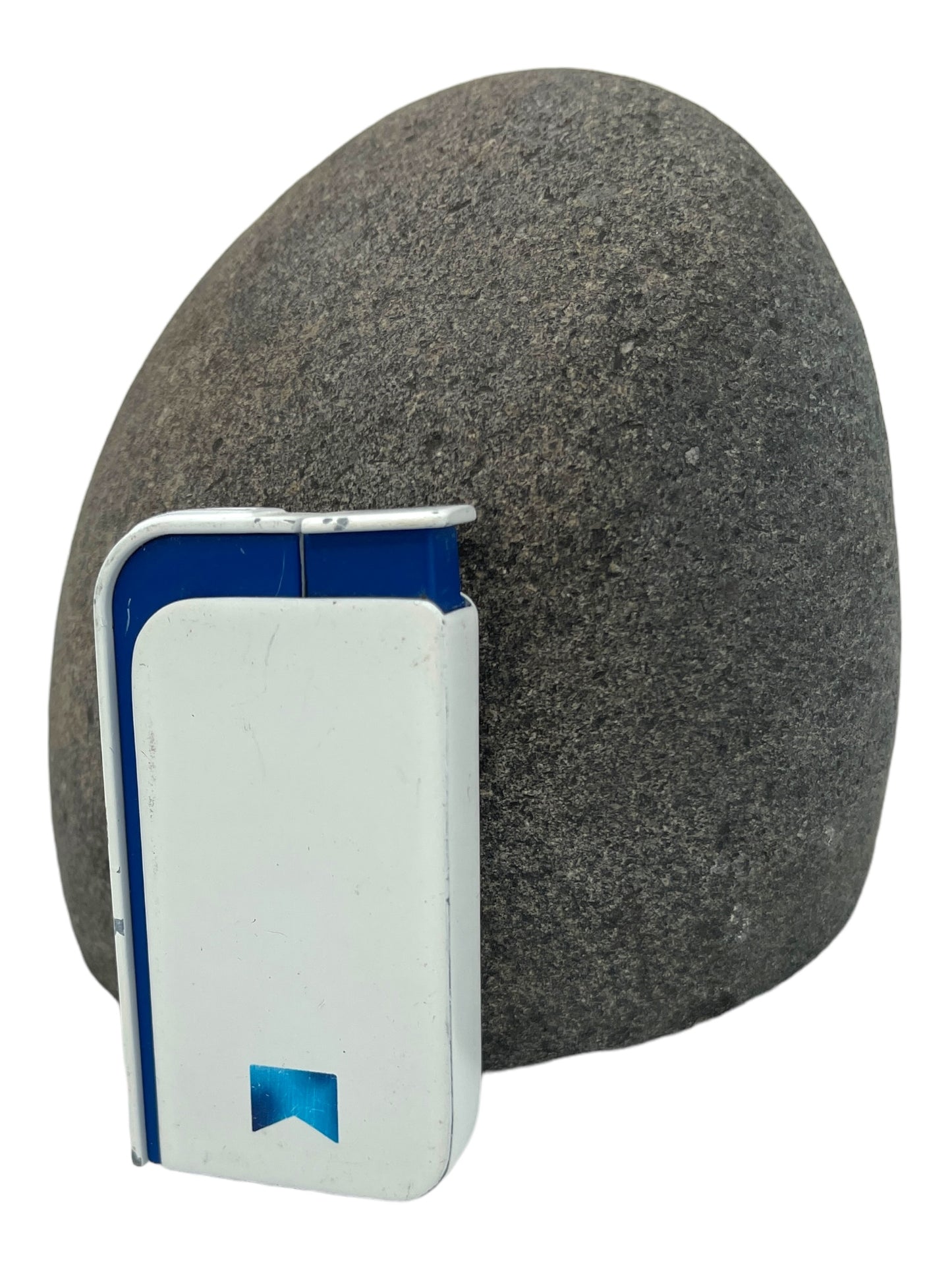 Marlboro Vintage White & Blue Rounded Lighter - Genuine Design Luxury Consignment. New & Pre-Owned Clothing, Shoes, & Accessories. Calgary, Canada