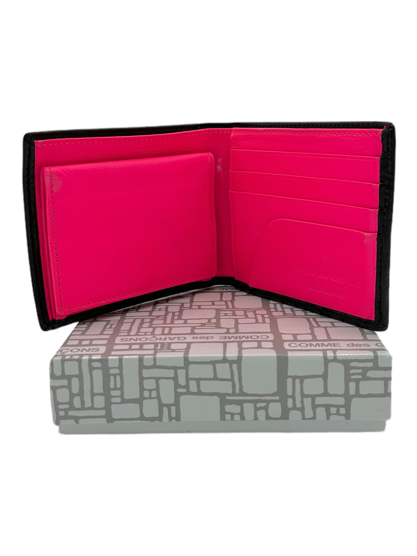 Comme Des Garçons Black & Pink Cow Hide Leather Bifold Wallet - Genuine Design Luxury Consignment for Men. New & Pre-Owned Clothing, Shoes, & Accessories. Calgary, Canada