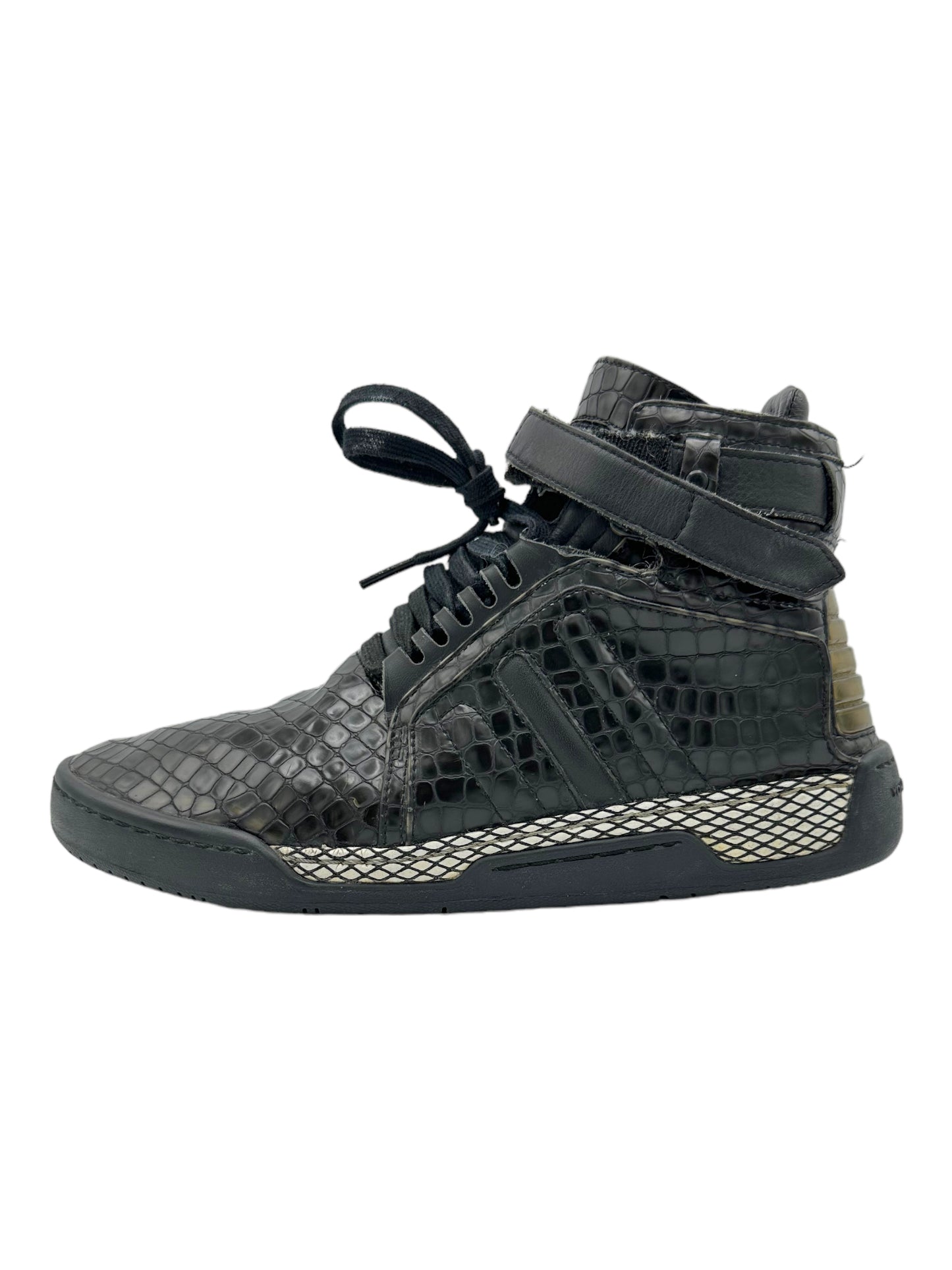 Adidas Y-3 Hayworth 2 Mid Black Leather Sneakers - Genuine Design Luxury Consignment for Men. New & Pre-Owned Clothing, Shoes, & Accessories. Calgary, Canada