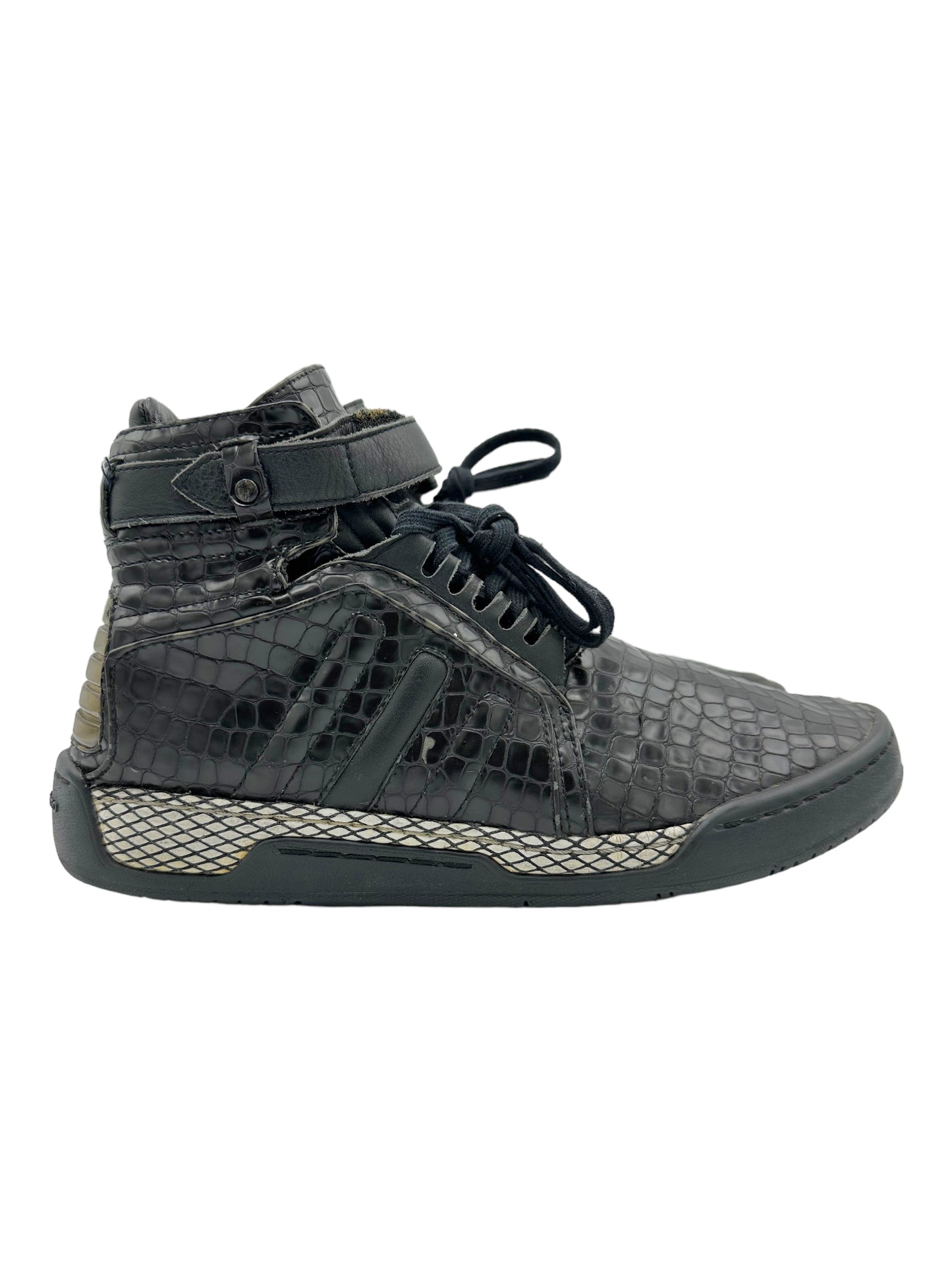 Adidas Y-3 Hayworth 2 Mid Black Leather Sneakers - Genuine Design Luxury Consignment for Men. New & Pre-Owned Clothing, Shoes, & Accessories. Calgary, Canada