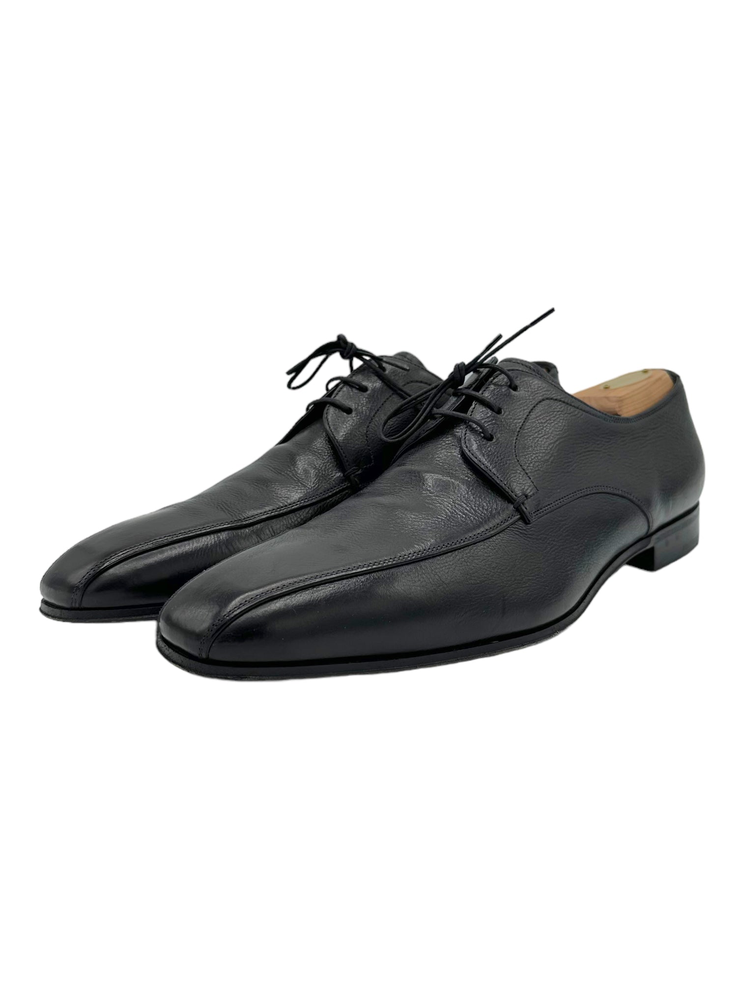 Prada Black Grained Leather Slim Derby Dress Shoes - Genuine Design Luxury Consignment. New & Pre-Owned Clothing, Shoes, & Accessories. Calgary, Canada
