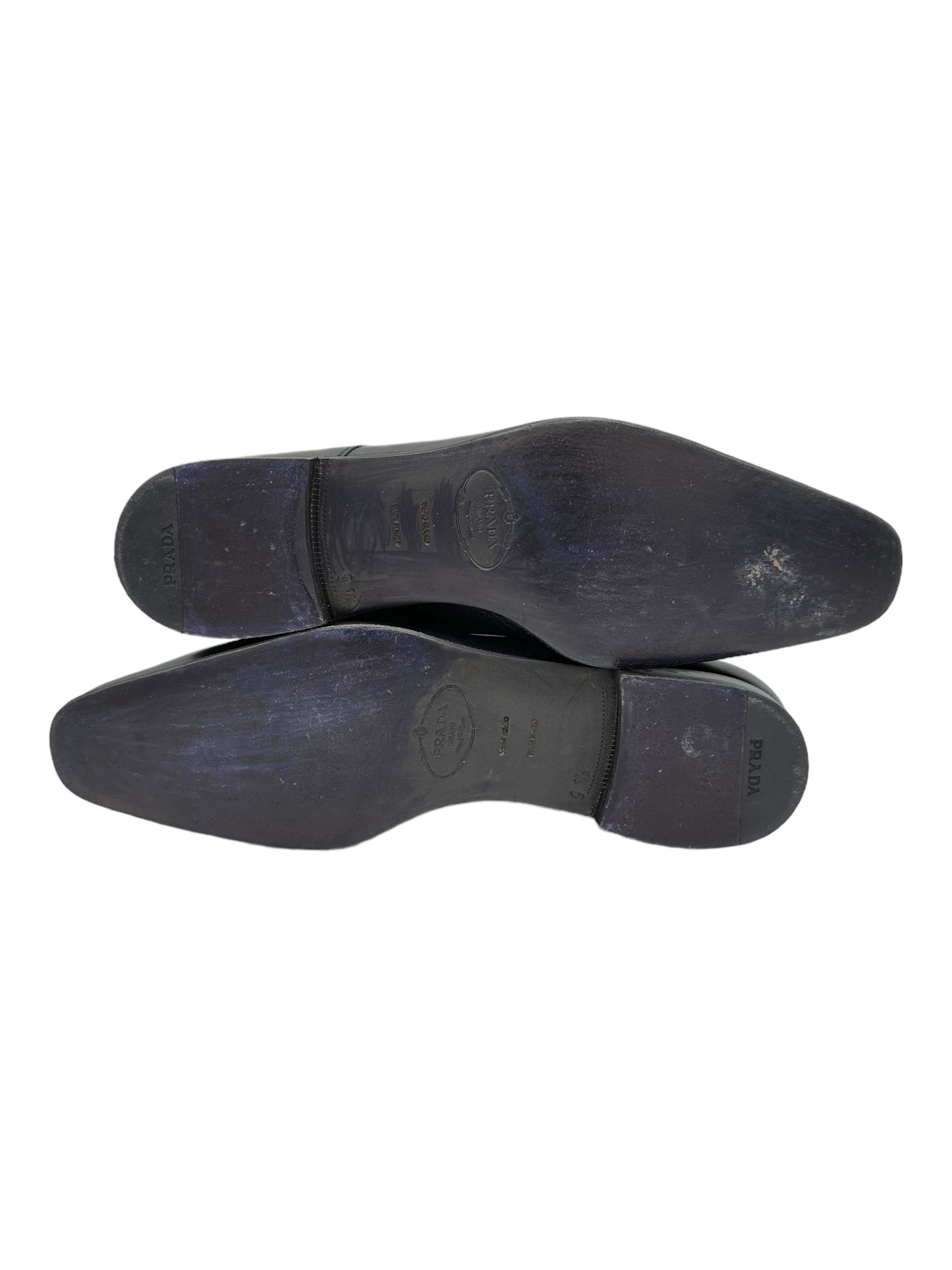 Prada Black Grained Leather Slim Derby Dress Shoes - Genuine Design Luxury Consignment. New & Pre-Owned Clothing, Shoes, & Accessories. Calgary, Canada