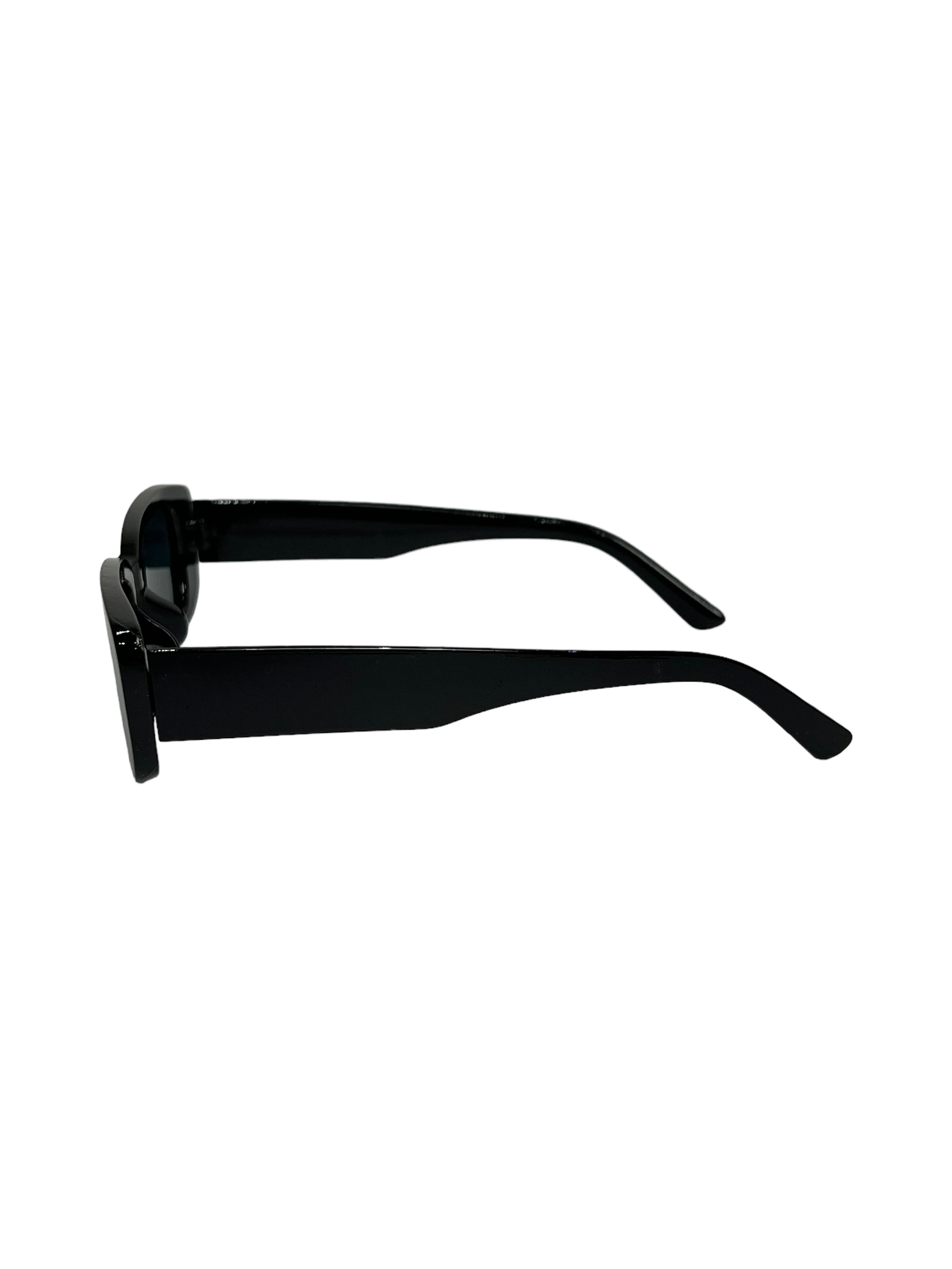 Oval Frame Everyday Sunglasses - Genuine Design Luxury Consignment for Men. New & Pre-Owned Clothing, Shoes, & Accessories. Calgary, Canada