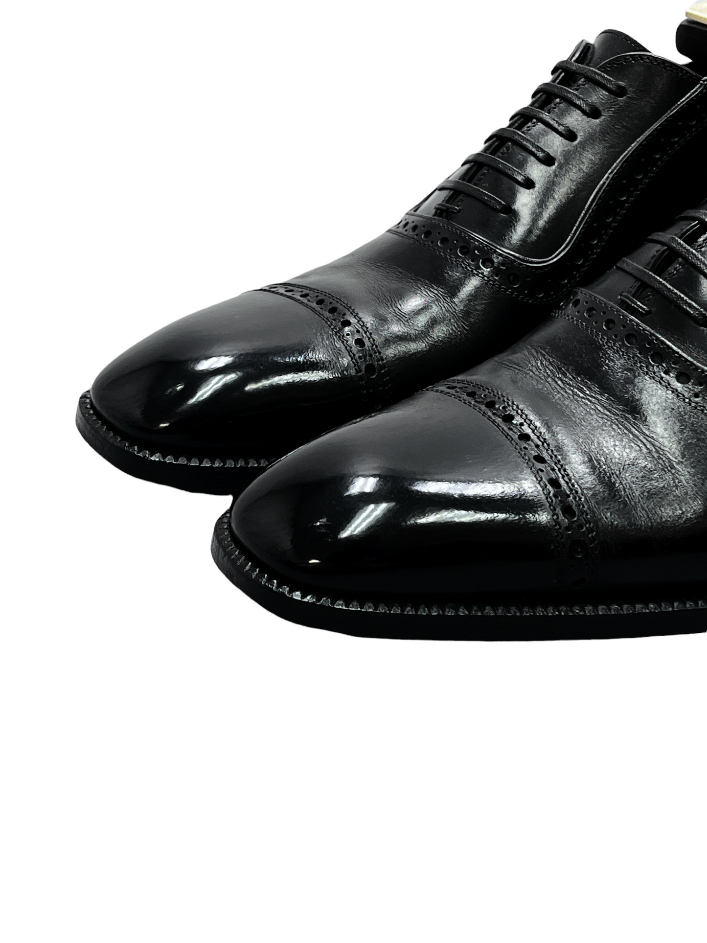 Tom Ford Black Leather Oxford Dress Shoe 8.5 D US — Genuine Design luxury consignment Calgary, Canada New & pre-owned clothing, shoes, accessories.