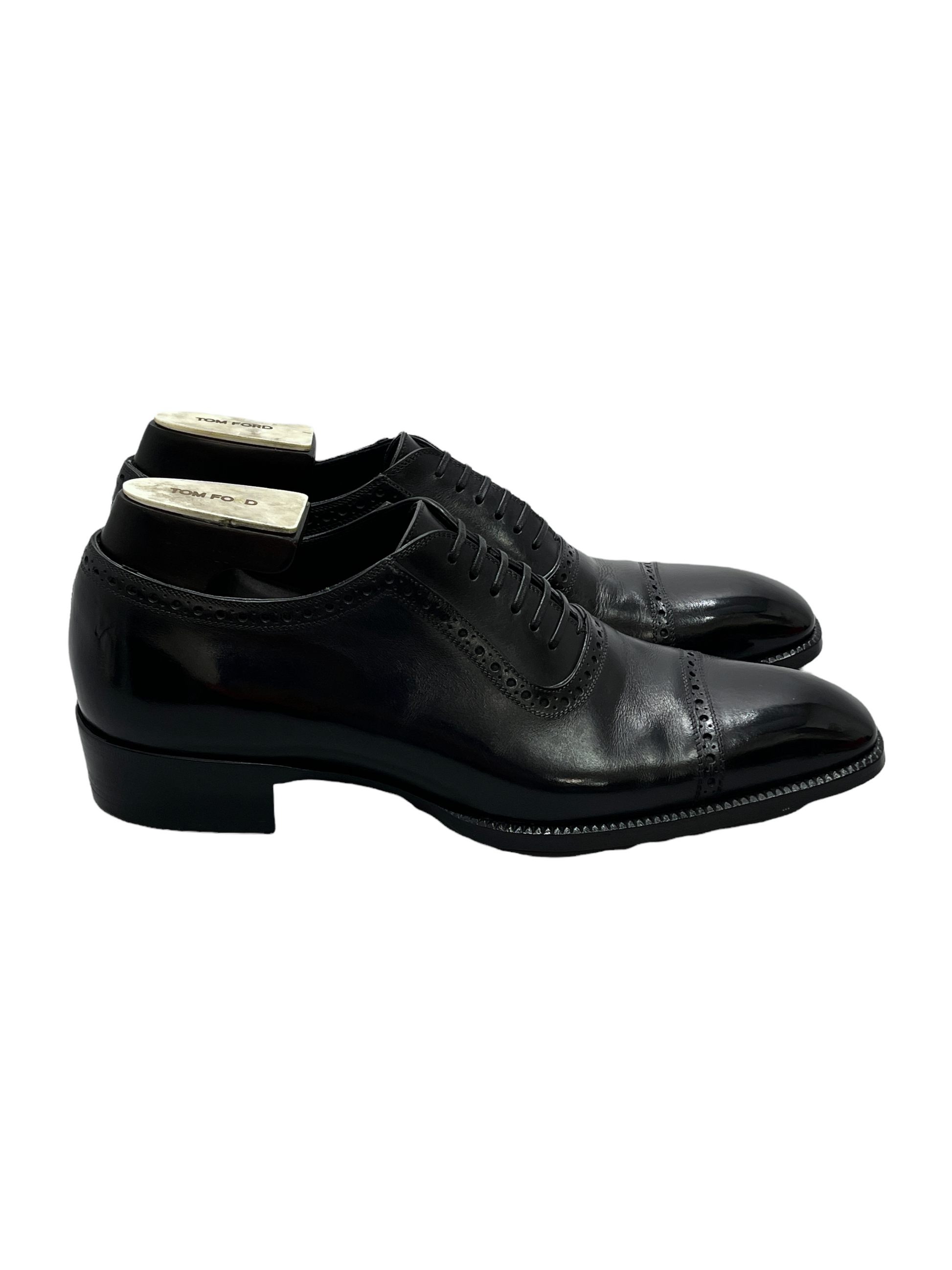 Tom Ford Black Leather Oxford Dress Shoe 8.5 D US — Genuine Design luxury consignment Calgary, Canada New & pre-owned clothing, shoes, accessories.