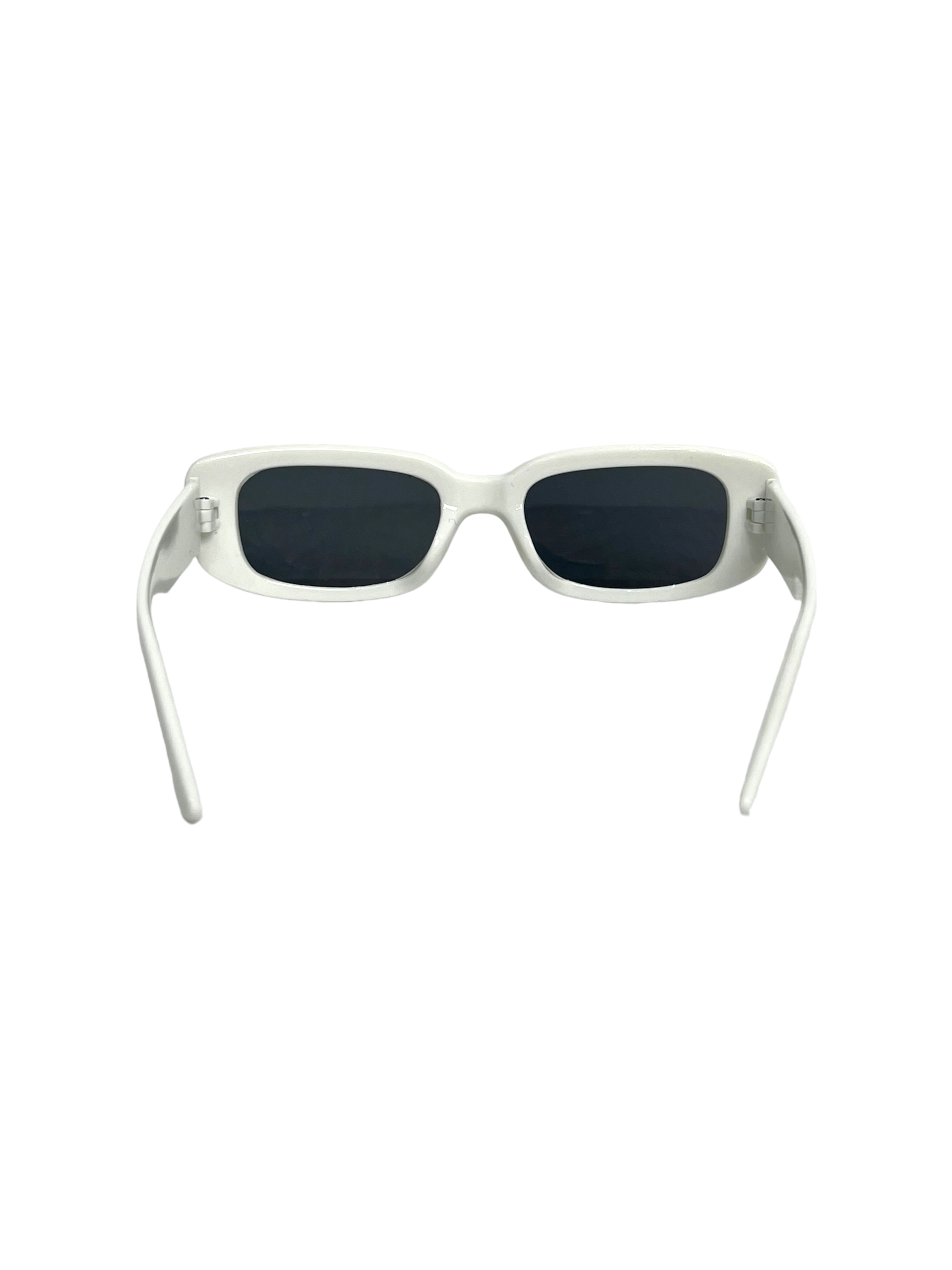 Oval Frame Everyday Sunglasses - Genuine Design Luxury Consignment for Men. New & Pre-Owned Clothing, Shoes, & Accessories. Calgary, Canada