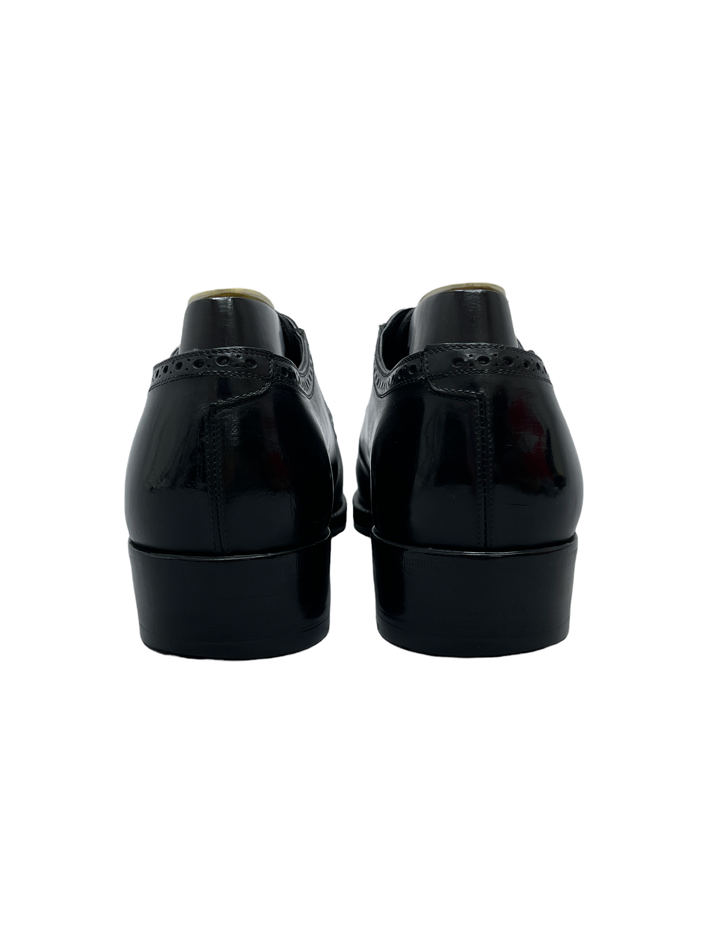 Tom Ford Black Leather Oxford Dress Shoe 8.5 D US — Genuine Design luxury consignment Calgary, Canada New & pre-owned clothing, shoes, accessories.