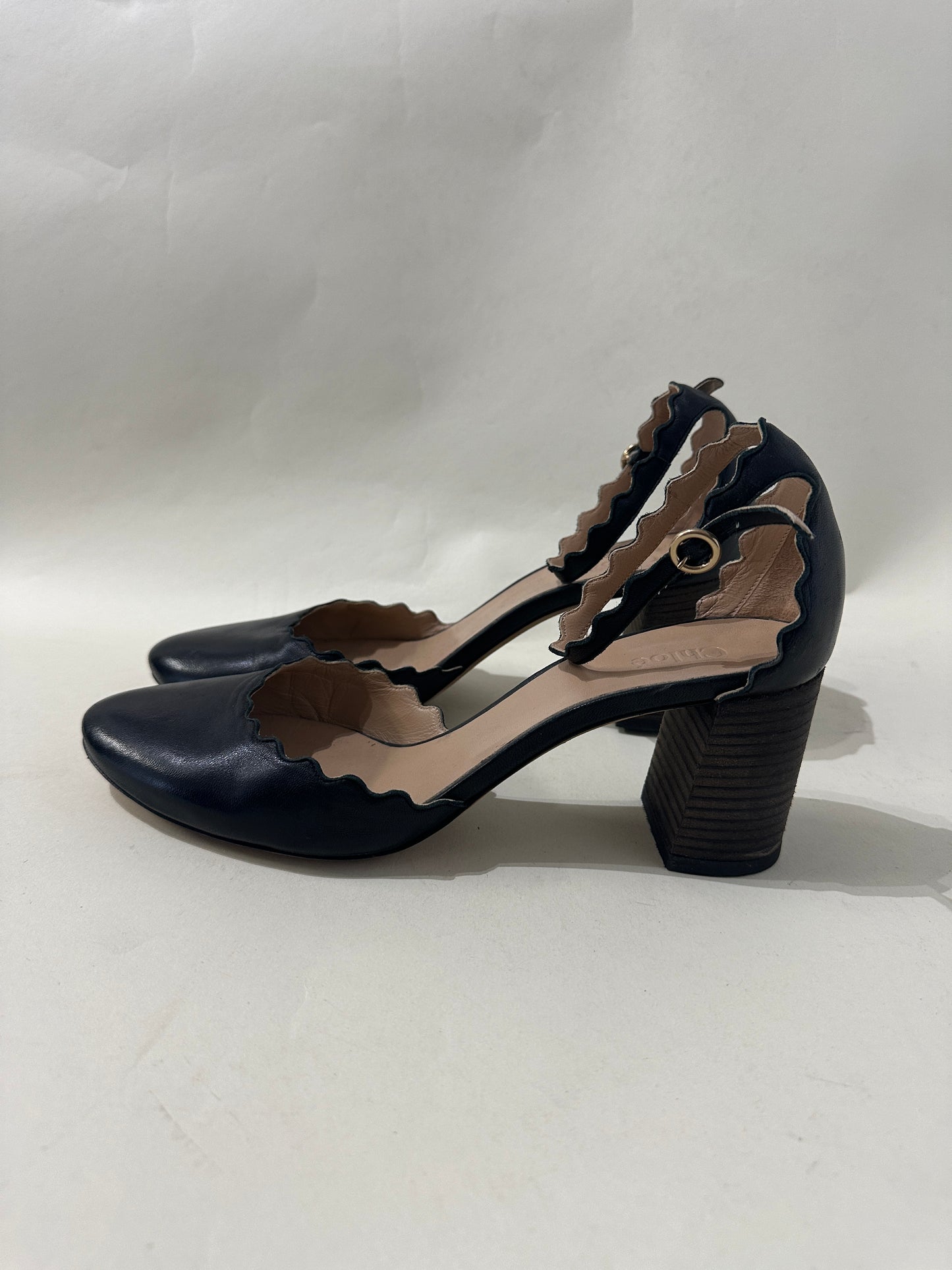 Chloé Black Leather Scalloped Edge Pumps 8.5 M / 10 W