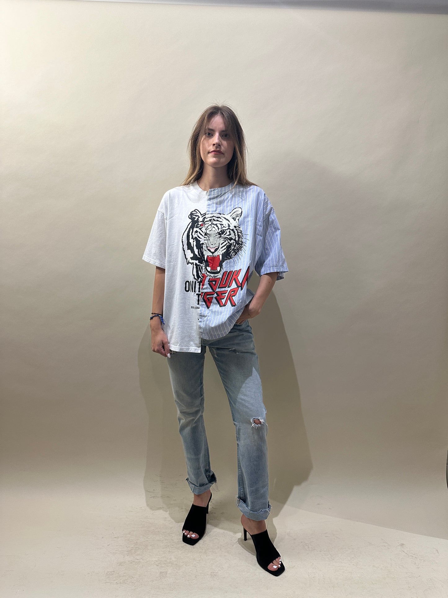 Onitsuka Tiger Blue & White Split Graphic T-Shirt Large - L