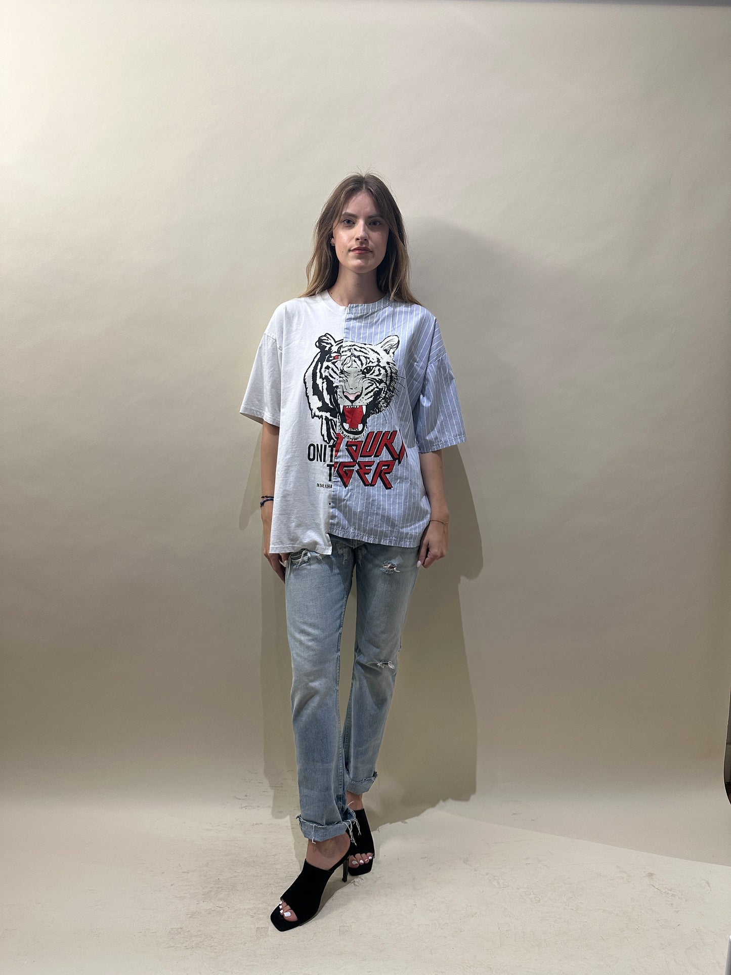 Onitsuka Tiger Blue & White Split Graphic T-Shirt Large - L
