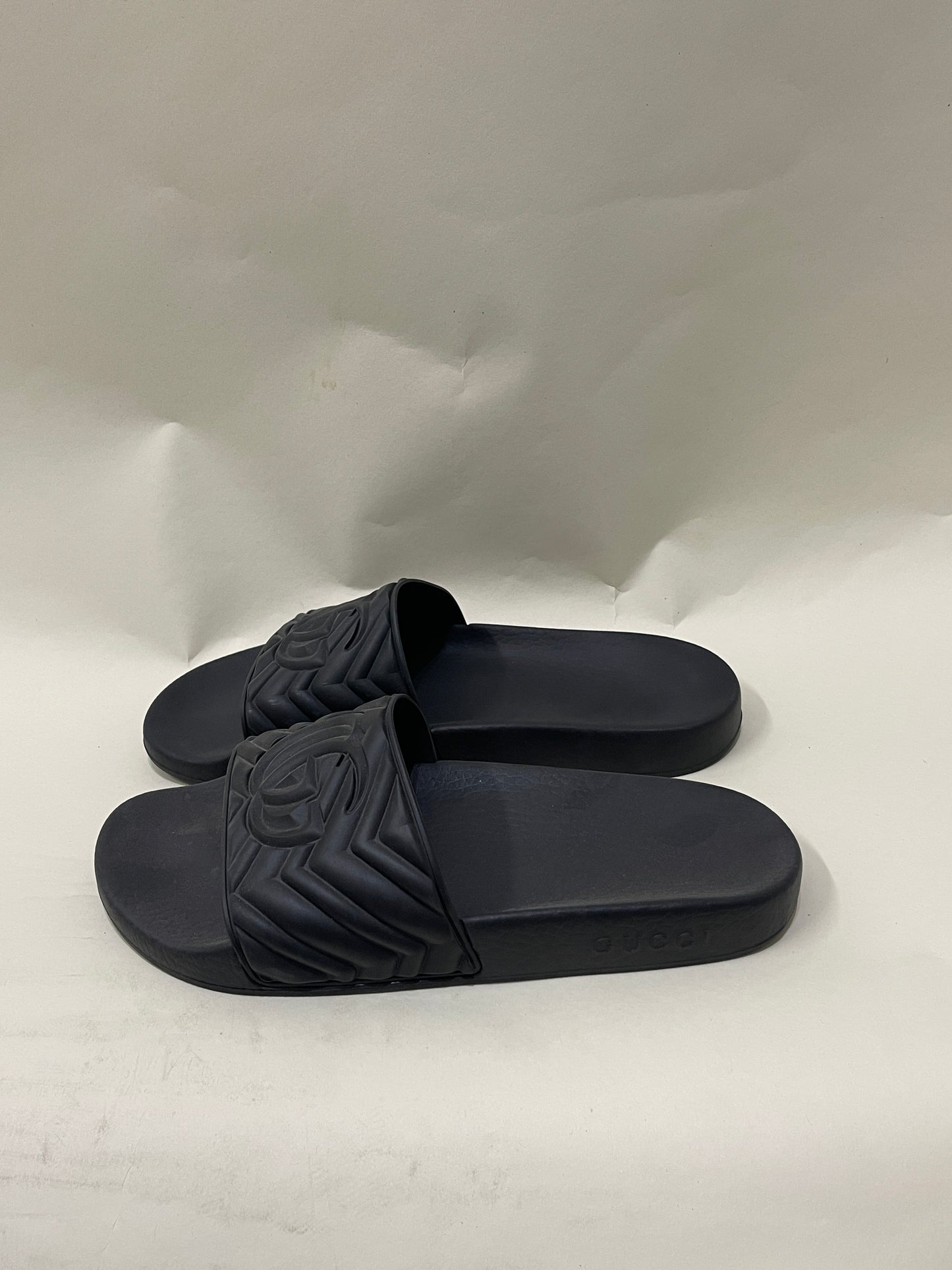 Gucci Black GG Logo Rubber Slides 9 M / 10.5 W