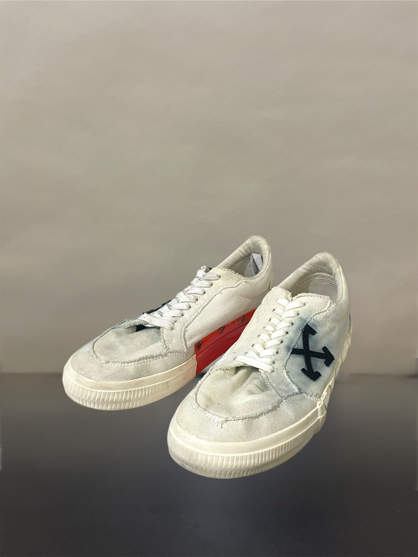 Off-White White Canvas Vulc Low Sneakers 10 M / 11.5 W