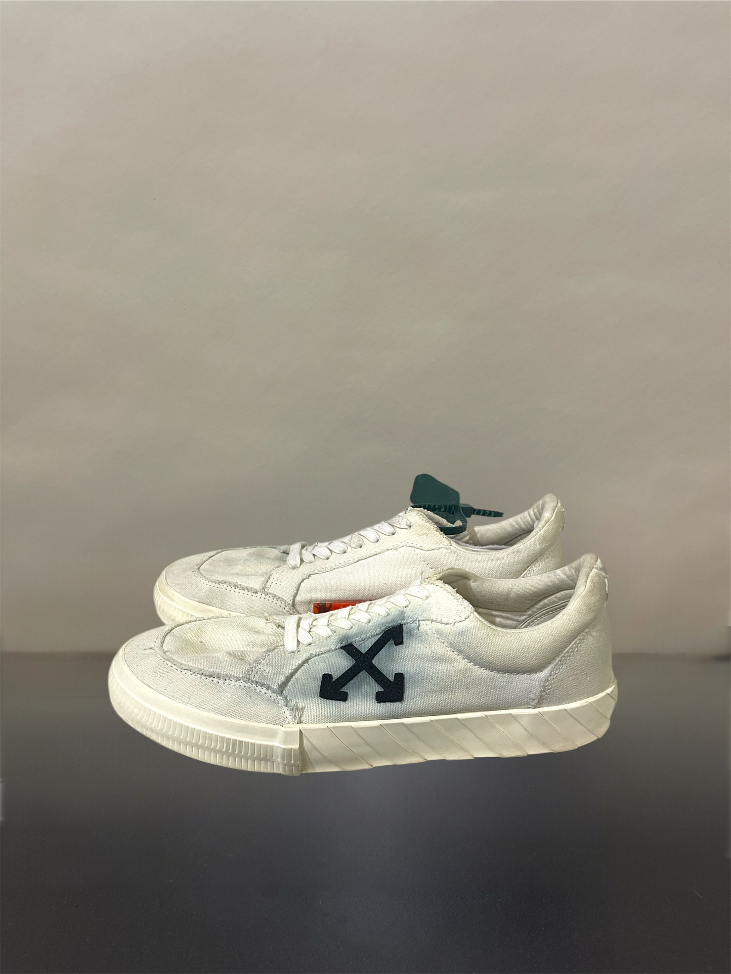 Off-White White Canvas Vulc Low Sneakers 10 M / 11.5 W