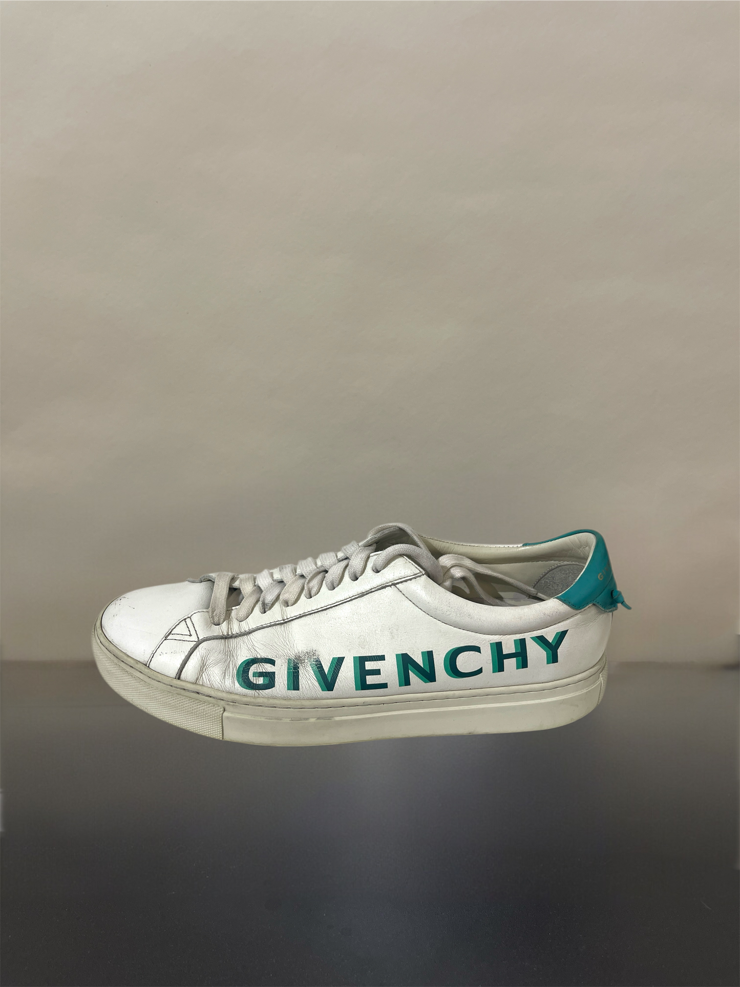 Givenchy White & Green Leather Spellout Logo Sneakers 9 M / 10.5 W