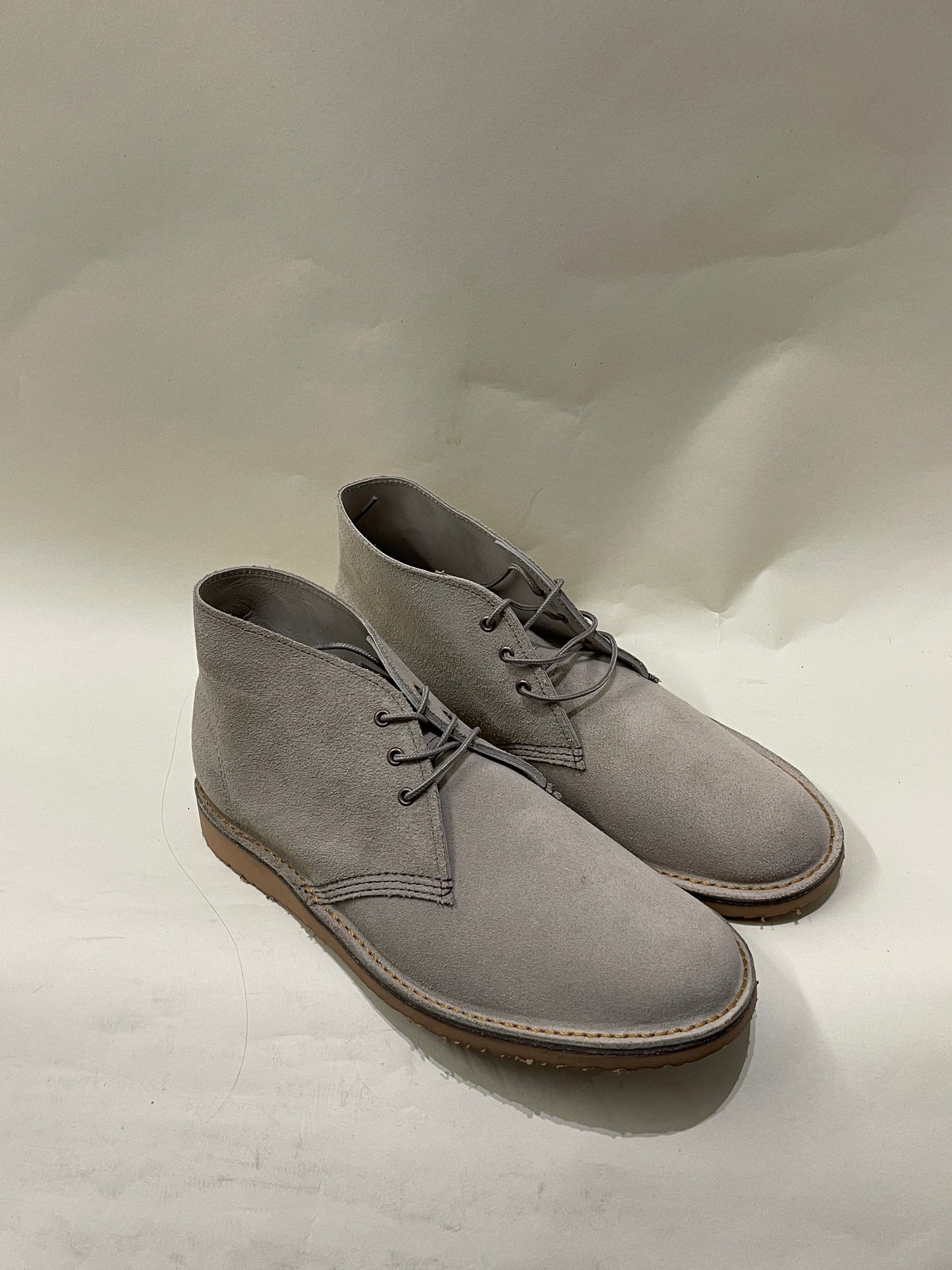 Red Wing Shoes Beige Suede Weekender Chukka Boots 9 M / 10.5 W