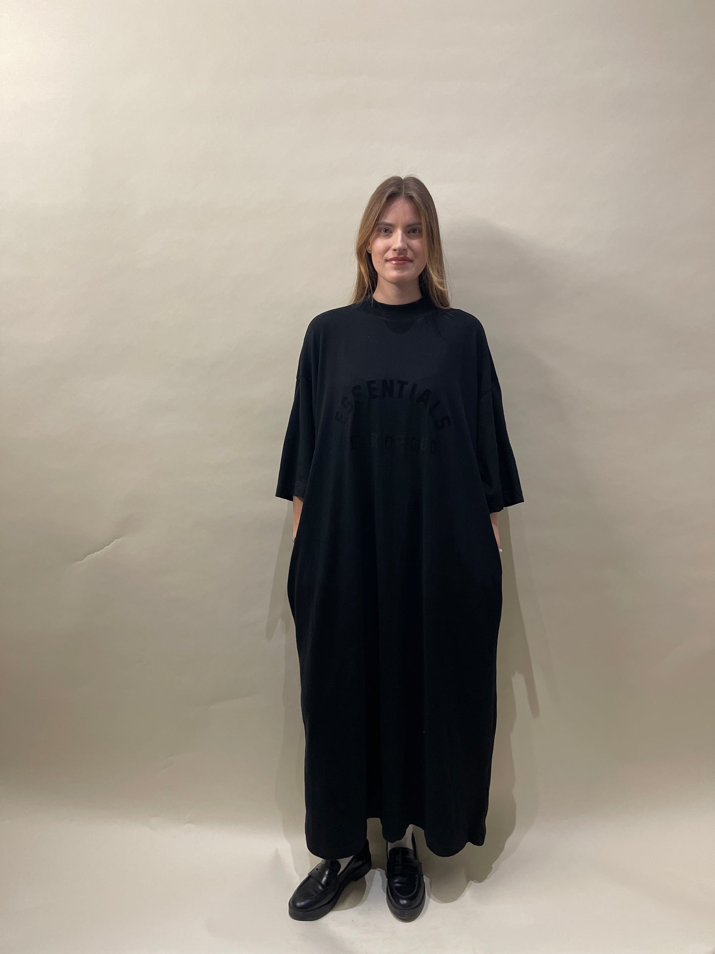 Fear of God Essentials Black Arch Logo T-Shirt Dress Large - L