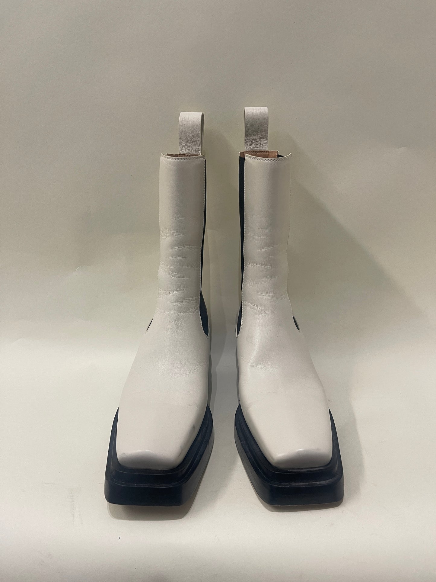 Bottega Veneta Off White Leather 'The Lean' Chelsea Boots 5.5 M / 7 W