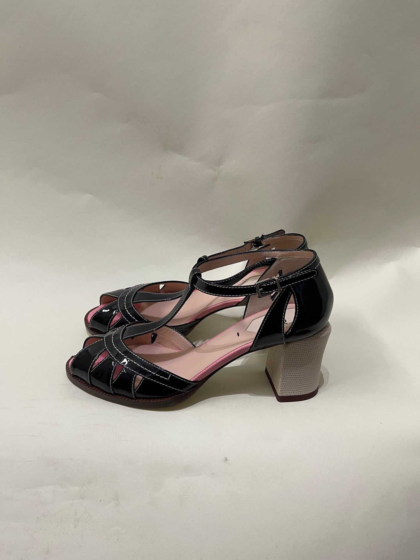 Fendi Black Patent Leather Cutout Pumps 5.5 M / 7 W