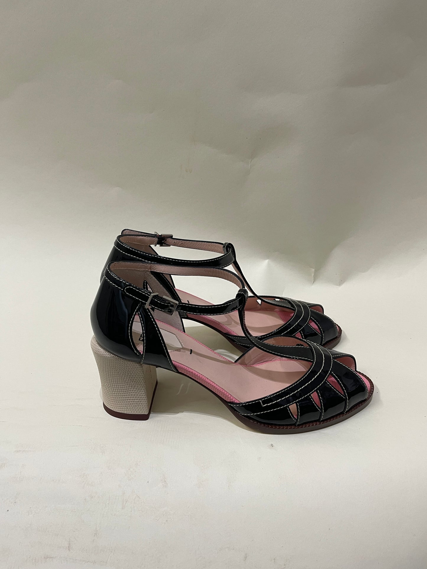 Fendi Black Patent Leather Cutout Pumps 5.5 M / 7 W
