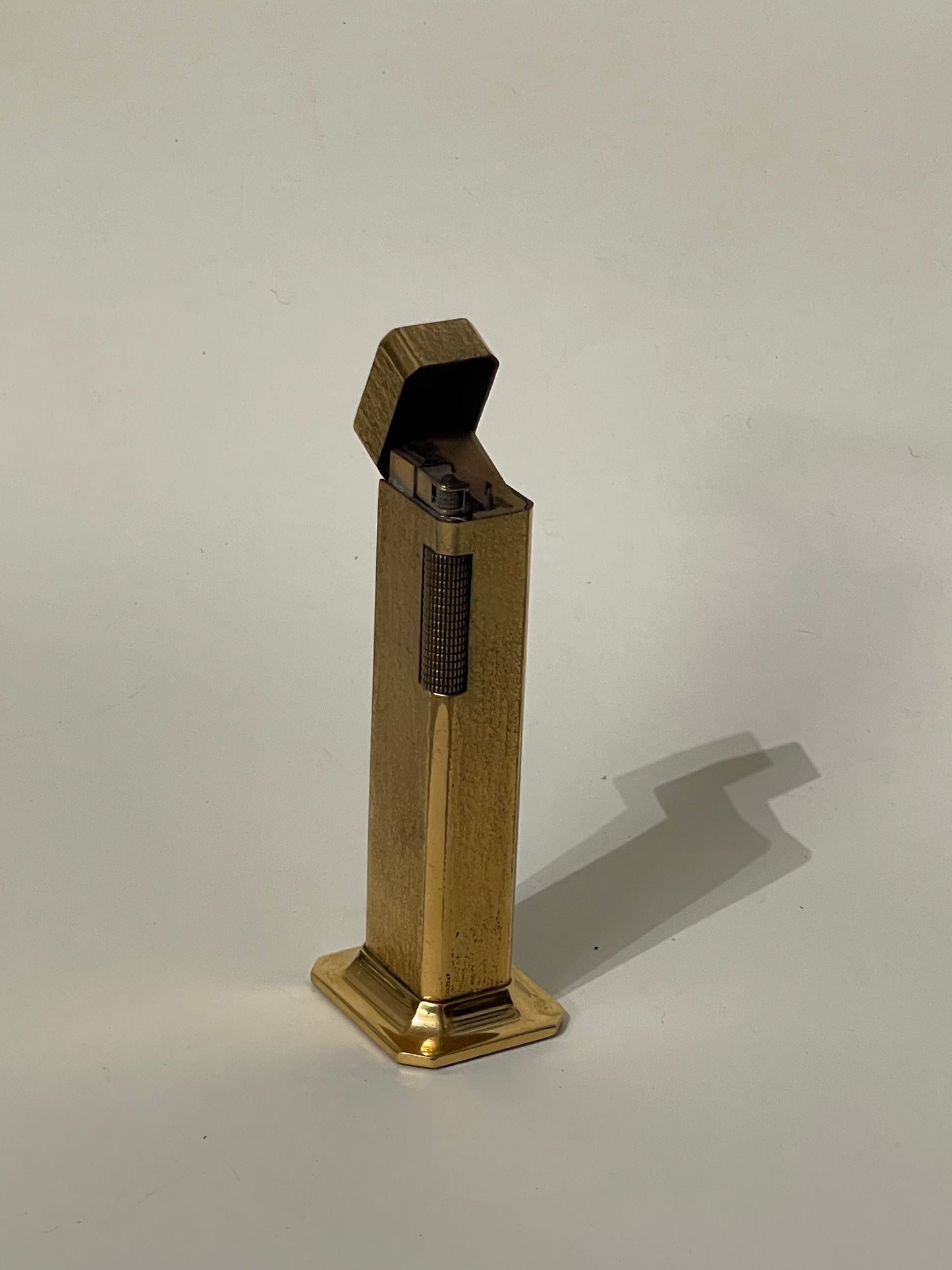 Dunhill Gold Textured Tallboy Rollagas Desk Lighter