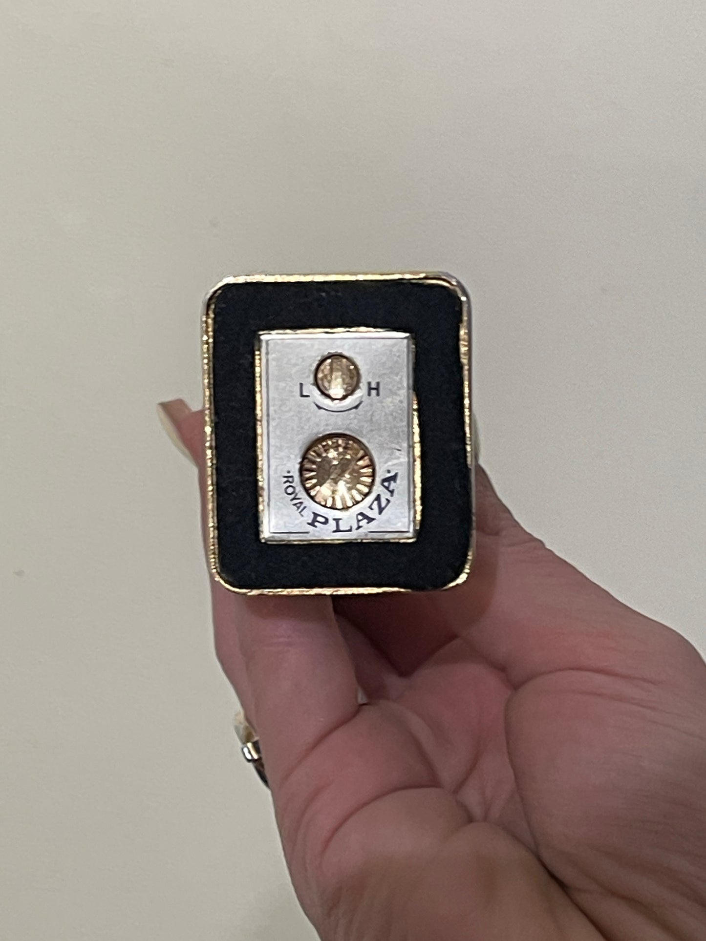 Dunhill Gold Textured Royal Plaza Tall Rollagas Desk Lighter