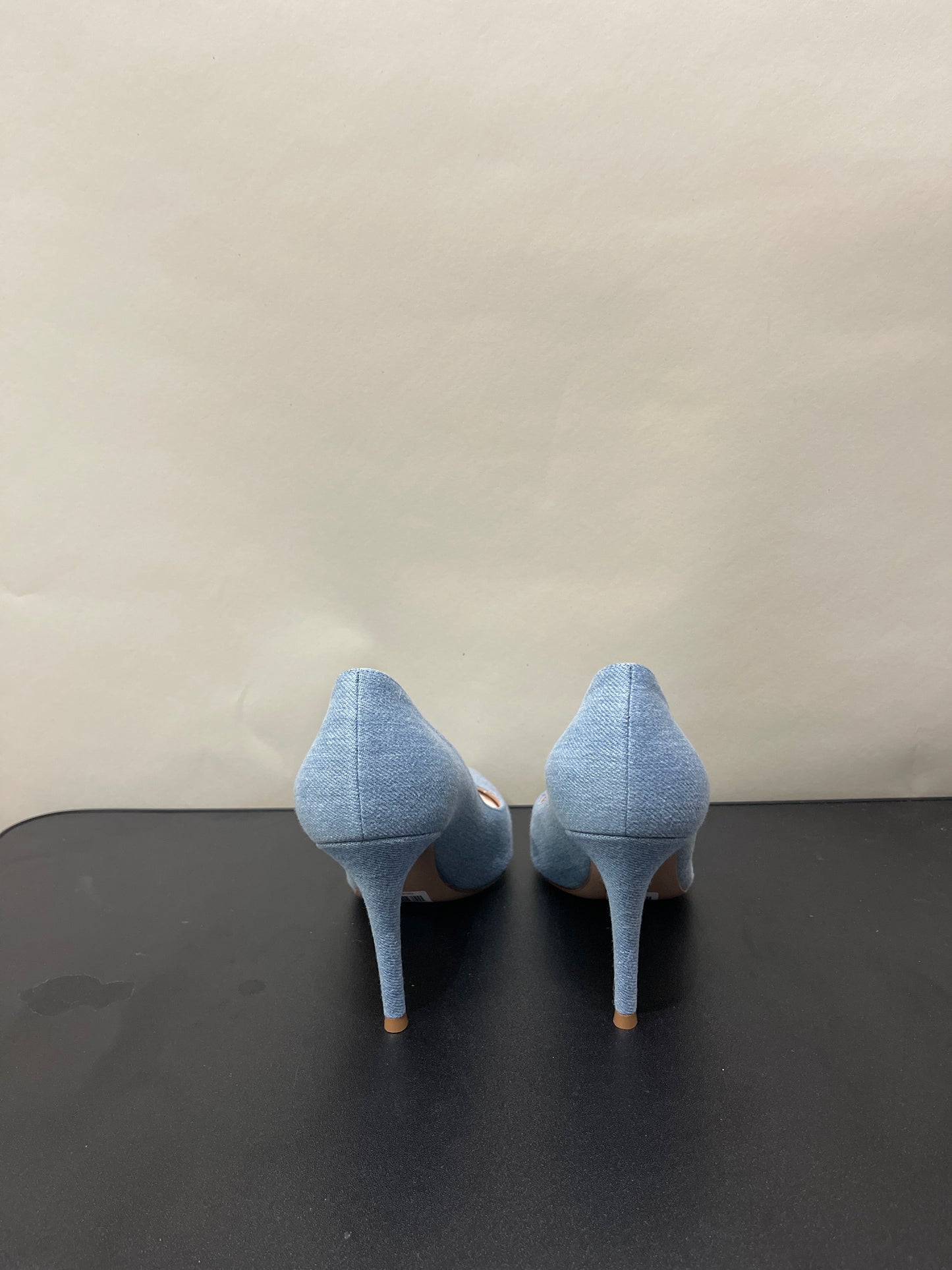 Gianvito Rossi Light Wash Denim Pumps 7 M / 8.5 W