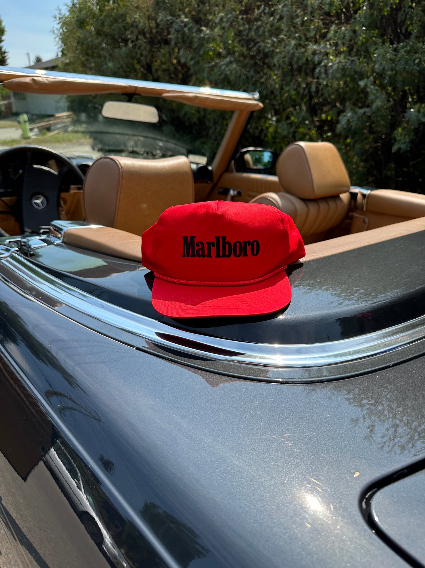 Marlboro Red 'Marlboro' Spellout Logo Snapback Rope Hat - Genuine Design Luxury Consignment. New & Pre-Owned Clothing, Shoes, & Accessories. Calgary, Canada