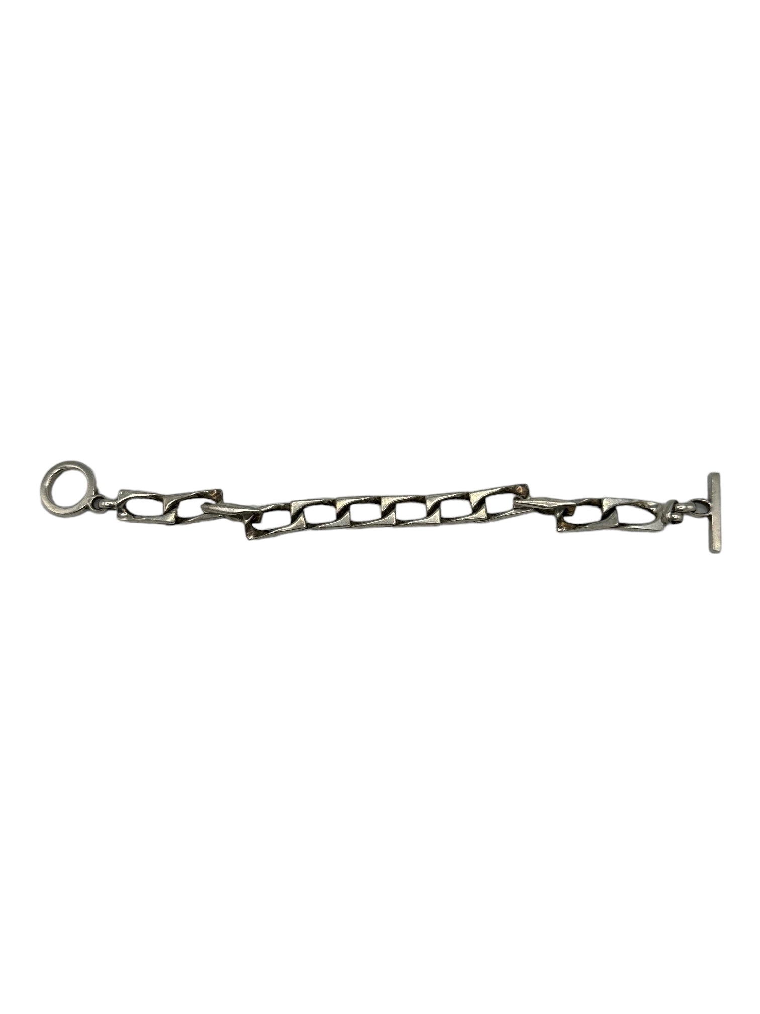 Gucci Silver Chunky Linked Bracelet - Genuine Design luxury consignment Calgary, Alberta, Canada New and pre-owned clothing, shoes, accessories.