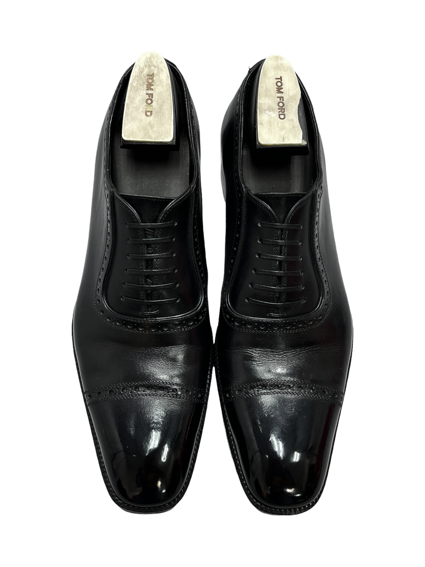 Tom Ford Black Leather Oxford Dress Shoe 8.5 D US — Genuine Design luxury consignment Calgary, Canada New & pre-owned clothing, shoes, accessories.