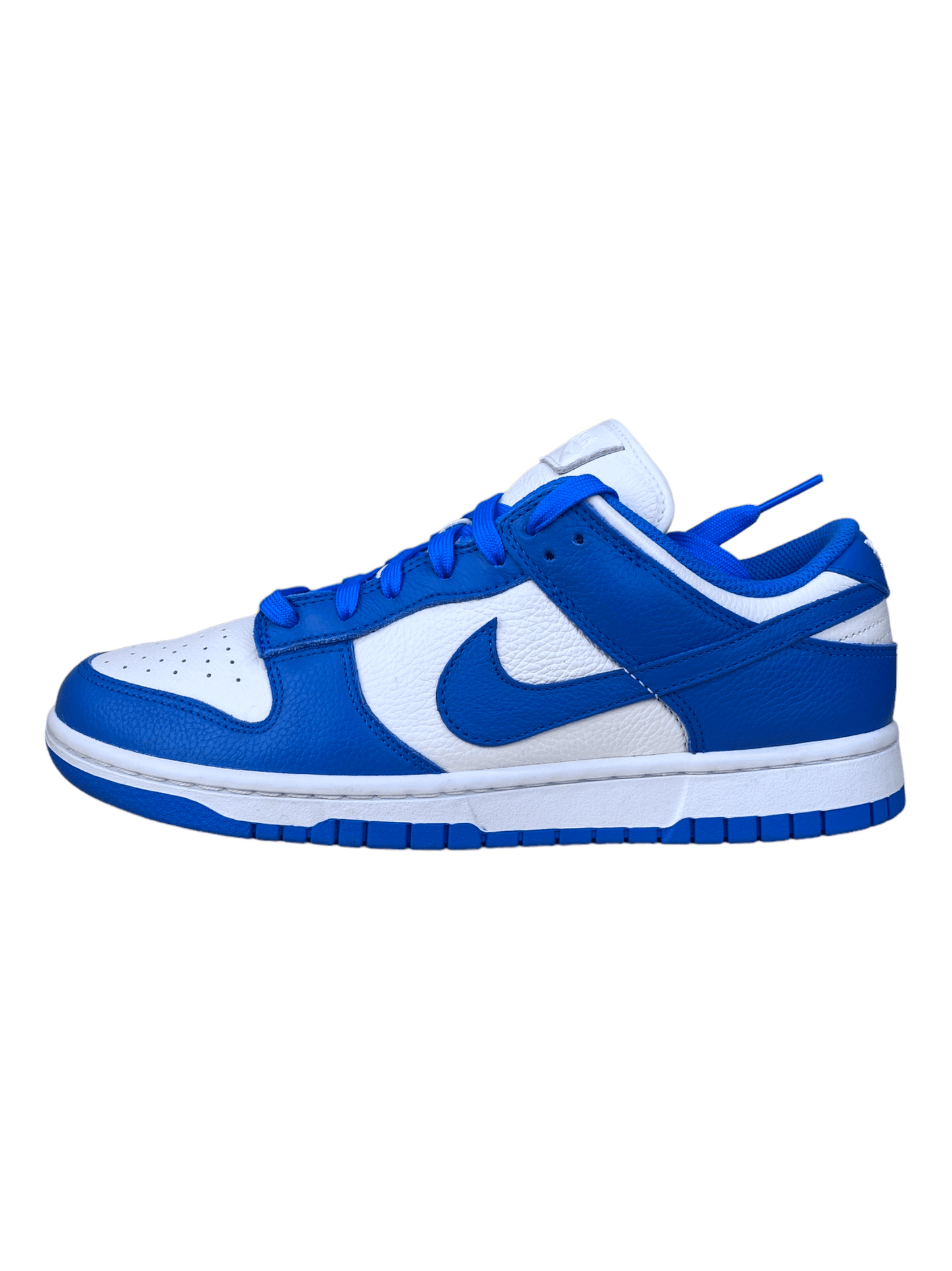 Nike Dunk Low Kentucky Sneakers - Genuine Design Luxury Consignment for Men. New & Pre-Owned Clothing, Shoes, & Accessories. Calgary, Canada